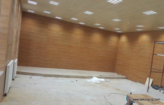 konferans salon tasarımı  akustik  ahşap duvar paneli yapılması  akustik ahşap tavan yapılması sahne  tasarımı  yapılması