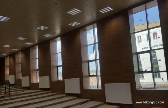  konferans salon tasarımı  akustik  ahşap duvar paneli yapılması  akustik ahşap tavan yapılması sahne  tasarımı  yapılması