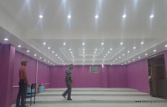  konferans salon  yapımı Alçıpan Tavan yapılması akustik duvar kağıdı yapılması konferans koltuğu monyaj yapılması  zemin  yükseltme yapılamsı  sahne yapılması